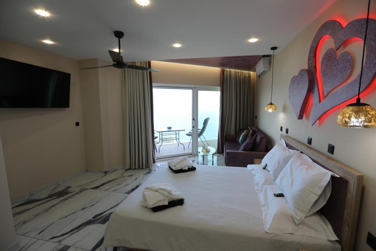 Golden Fox Studios And Suites Lákones المظهر الخارجي الصورة